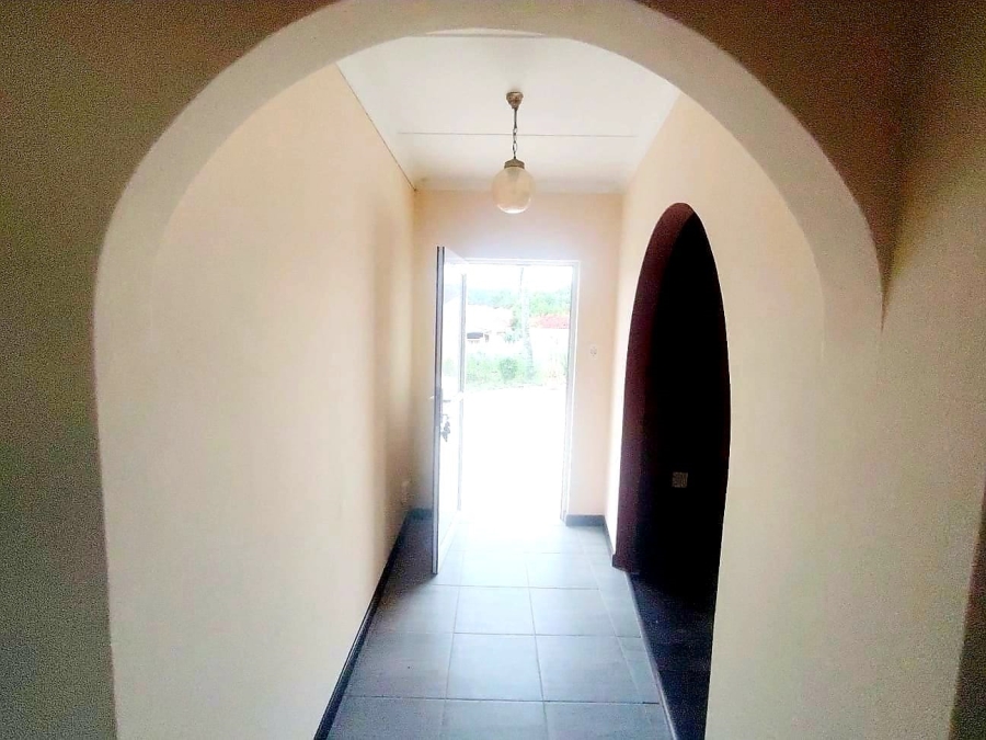 5 Bedroom Property for Sale in Beacon Bay Eastern Cape